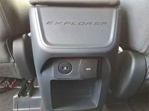 New 2025 Ford Explorer Active image 7