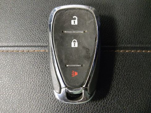Used 2020 Chevrolet Traverse LS FWD image 32