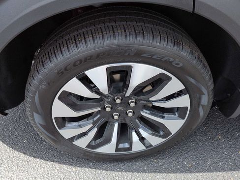 New 2026 Ford Explorer Platinum AWD/4WD image 9