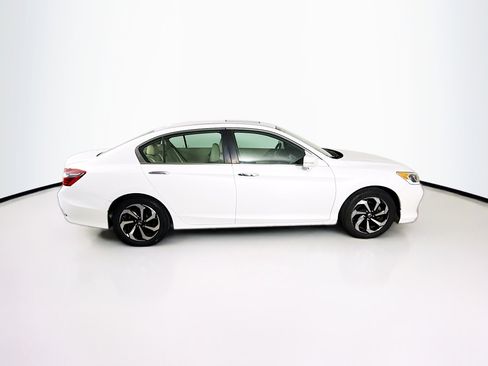 Used 2016 Honda Accord EX-L image 2