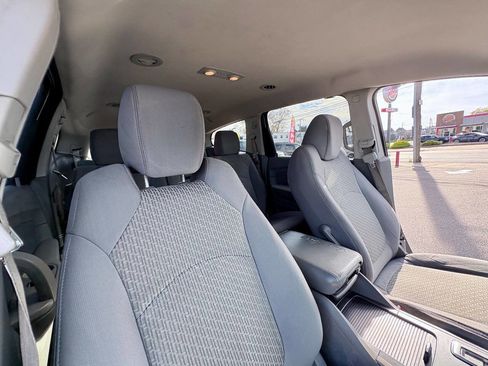 Used 2011 Chevrolet Traverse LS image 33