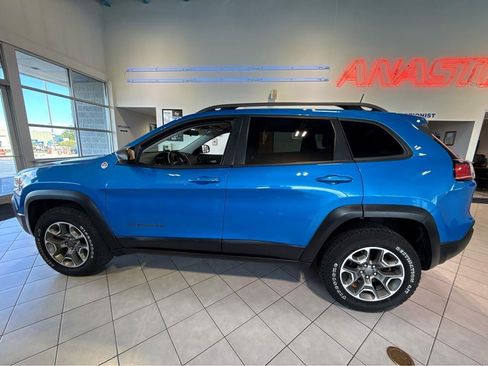 Used 2020 Jeep Cherokee Trailhawk AWD/4WD image 10