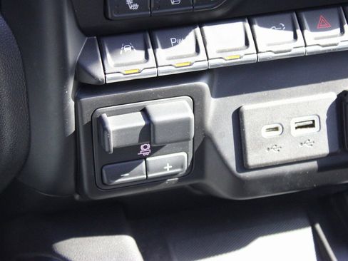 Used 2021 Chevrolet Silverado 1500 LTZ w/ LTZ Premium Texas Edition image 17