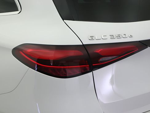 Certified 2025 Mercedes-Benz GLC 350e 4MATIC image 18