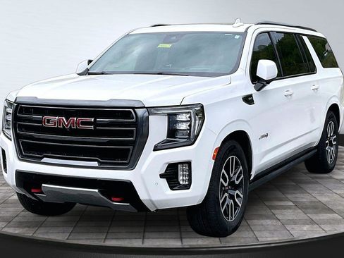 Used 2023 GMC Yukon XL AT4 w/ AT4 Premium Plus Package AWD/4WD image 12