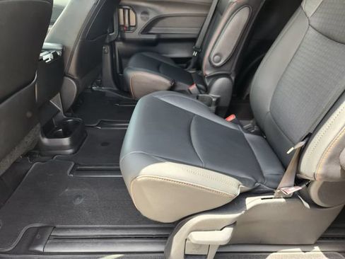 Certified 2022 Toyota Sienna XSE FWD image 30