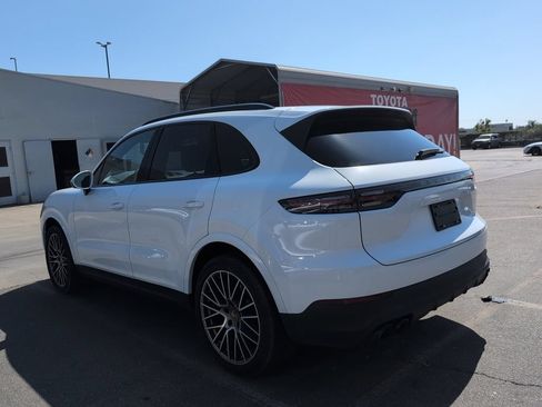 Used 2022 Porsche Cayenne Platinum Edition AWD/4WD image 5