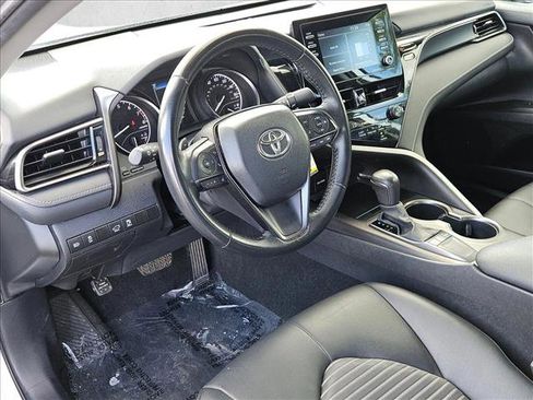 Used 2024 Toyota Camry SE image 12
