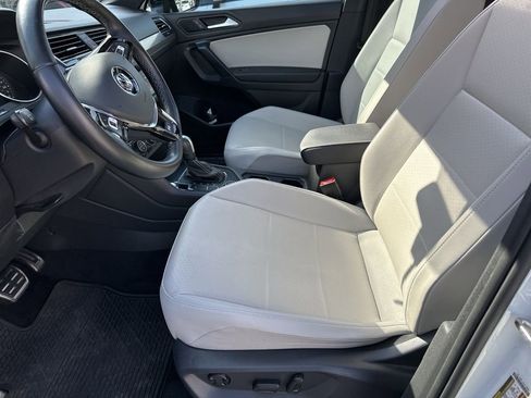 Used 2021 Volkswagen Tiguan SE R-Line w/ 3rd Row Seat Package AWD/4WD image 3
