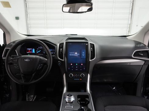 Used 2024 Ford Edge SE image 36