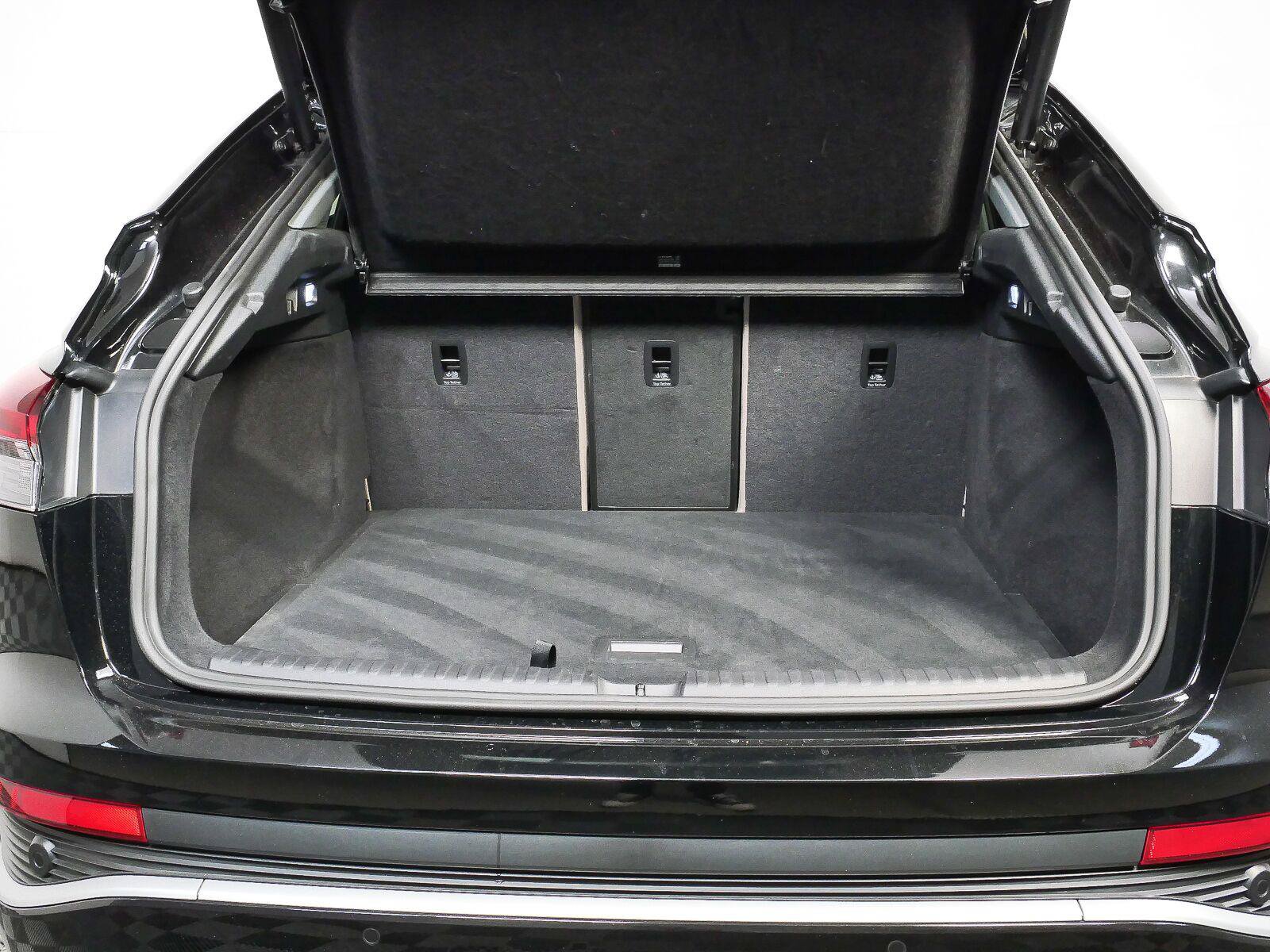 Used 2023 Audi Q4 e-tron Premium Plus w/ Premium Plus AWD/4WD image 32