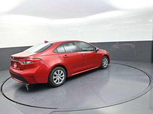 Used 2021 Toyota Corolla LE FWD image 56