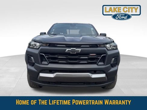 Used 2024 Chevrolet Colorado Trail Boss w/ Advanced Trailering Package AWD/4WD image 9