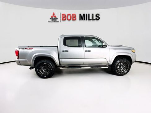 Used 2016 Toyota Tacoma TRD Sport w/ Towing Package image 8