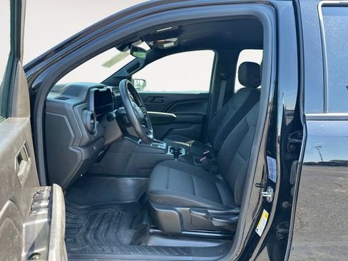 Used 2023 Chevrolet Colorado W/T RWD image 9