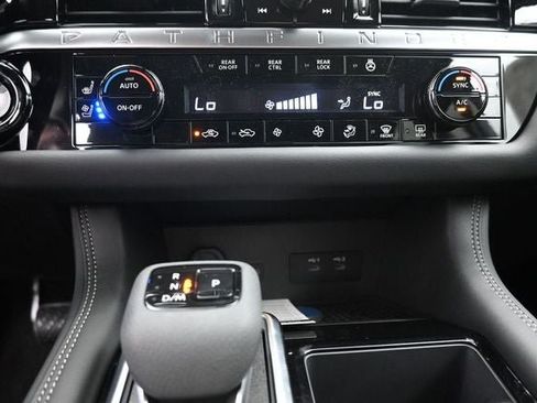 New 2026 Nissan Pathfinder Platinum AWD/4WD image 17