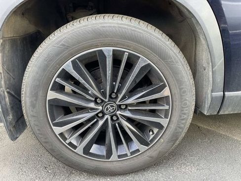 Used 2024 Toyota Grand Highlander AWD Hybrid image 8