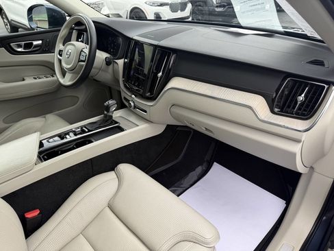Used 2021 Volvo XC60 T5 Inscription w/ Advanced Package image 15