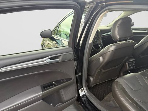 Used 2016 Ford Fusion Titanium FWD image 14