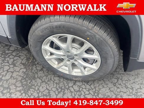 Used 2014 Jeep Cherokee Latitude AWD/4WD image 16