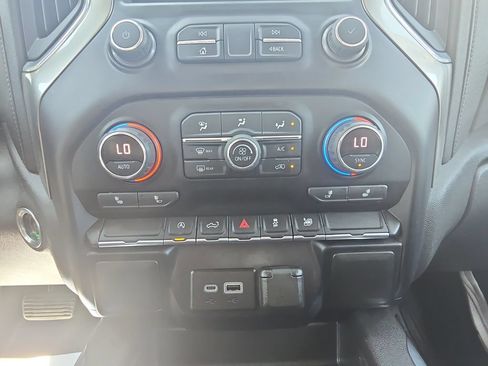 Used 2021 Chevrolet Silverado 1500 RST w/ Bed Protection Package AWD/4WD image 24