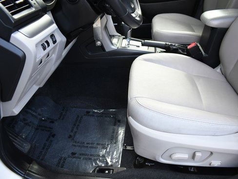 Used 2015 Subaru Forester 2.5i Limited image 15