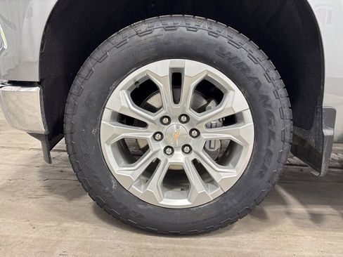 Used 2023 Chevrolet Silverado 1500 LTZ AWD/4WD image 16
