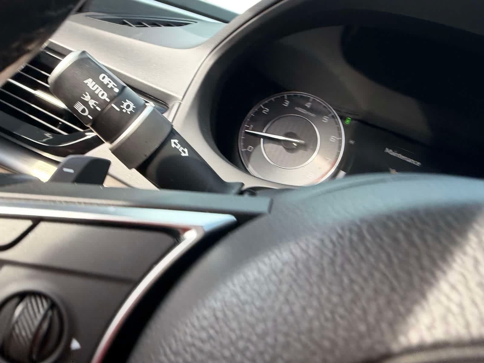 Used 2024 Acura RDX SH-AWD image 32