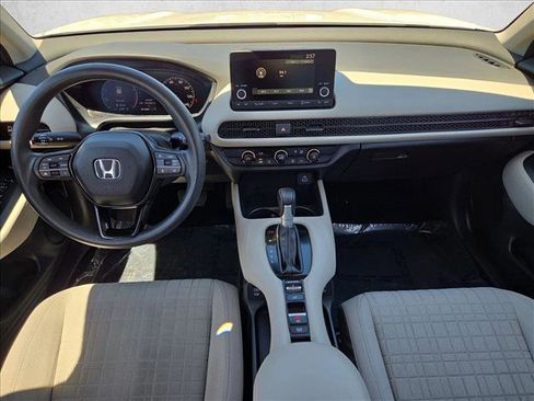 Used 2024 Honda HR-V LX image 16