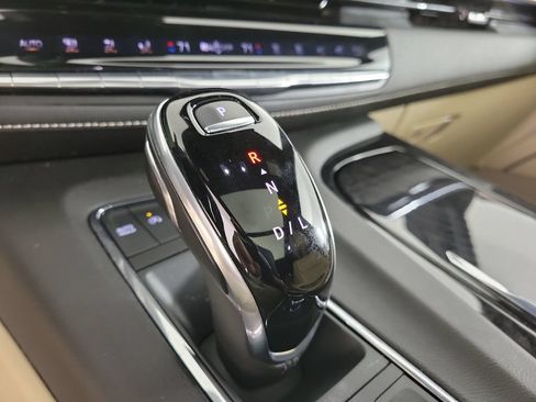 Used 2021 Cadillac Escalade Premium Luxury w/ Performance Package RWD image 29