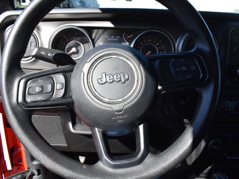 Used 2020 Jeep Wrangler Sport image 15