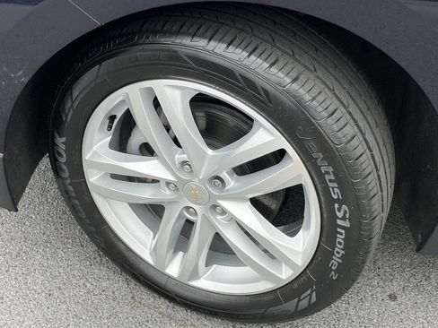 Used 2020 Chevrolet Equinox Premier AWD/4WD image 9
