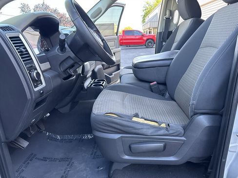 Used 2012 RAM 1500 Classic SLT RWD image 24