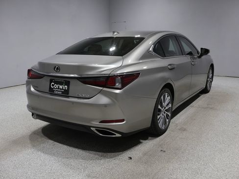Used 2020 Lexus ES 350 w/ Premium Package FWD image 2