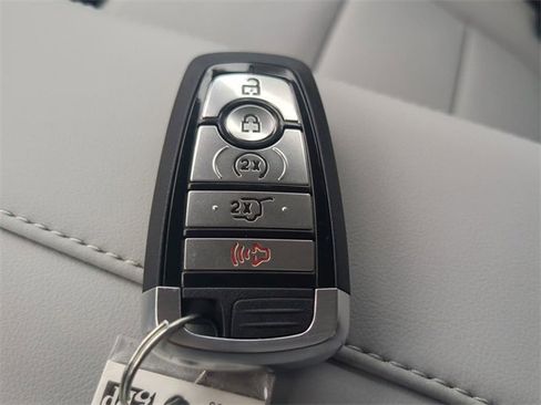 New 2025 Ford Expedition Max Platinum w/ Driver's Package image 18