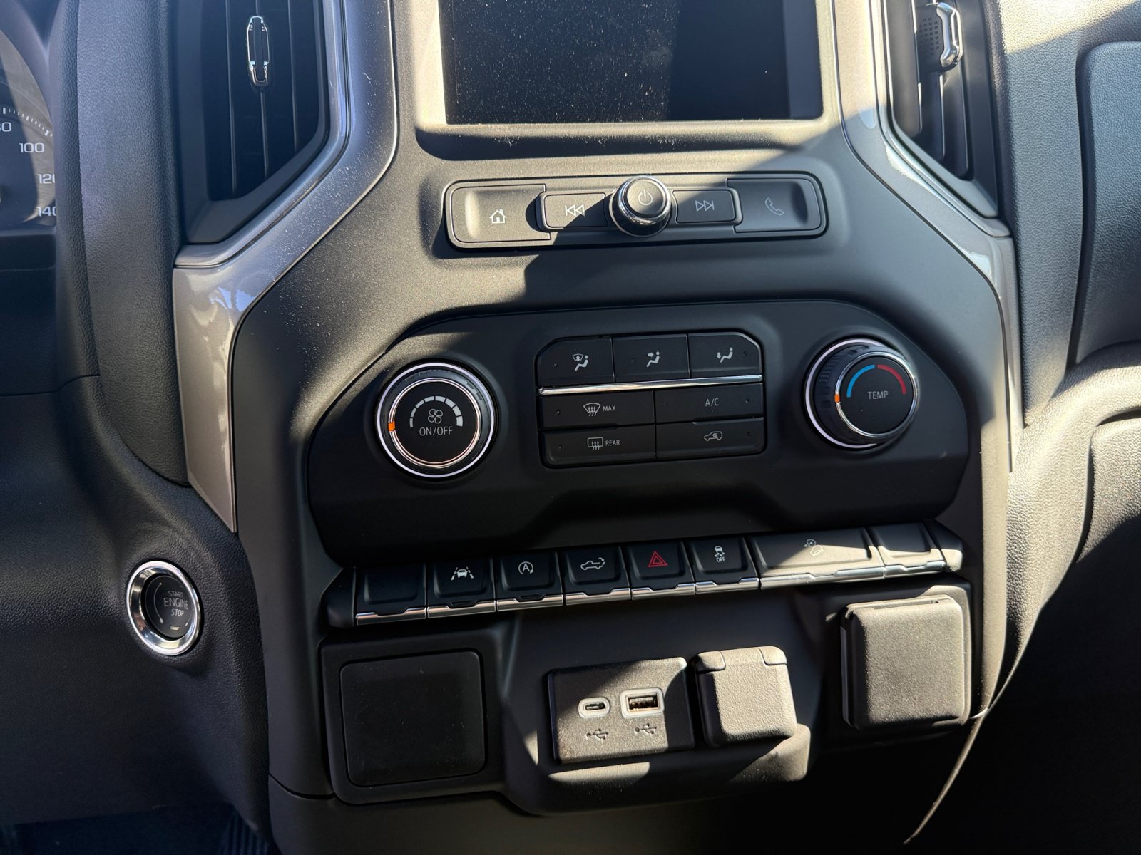 New 2026 Chevrolet Silverado 1500 Custom Trail Boss w/ LPO, Dark Essentials Package AWD/4WD image 19