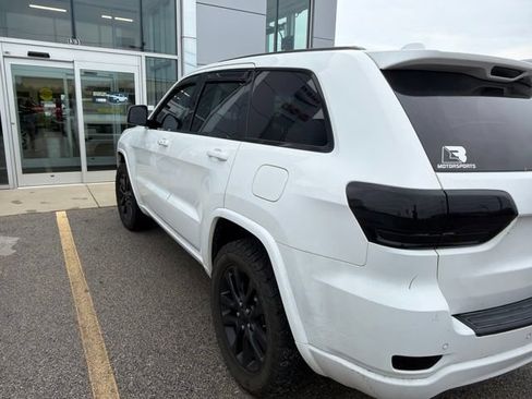 Used 2019 Jeep Grand Cherokee Altitude AWD/4WD image 5