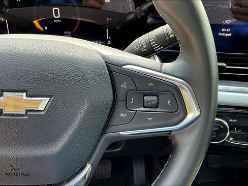 Used 2025 Chevrolet Trax LT w/ LT Convenience Package FWD image 13