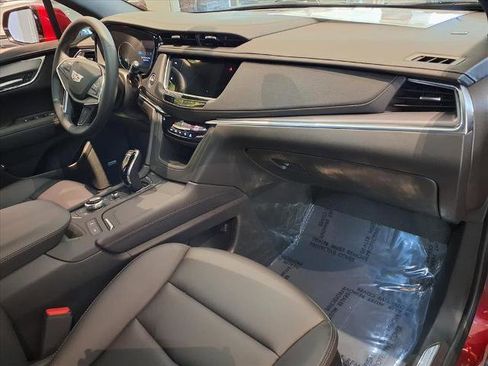 New 2026 Cadillac XT5 Luxury image 8