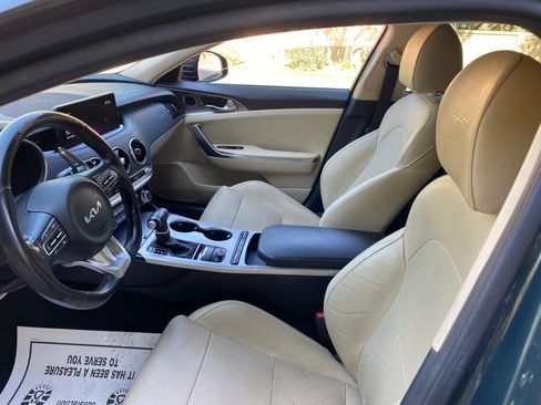 Used 2022 Kia Stinger GT1 RWD image 32