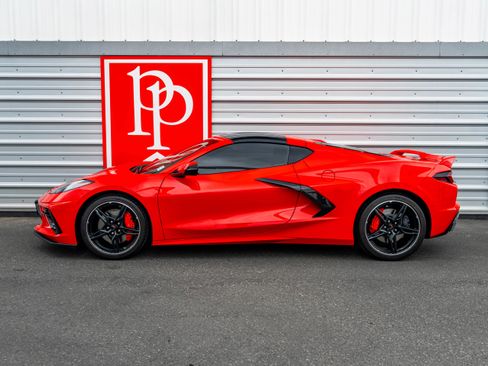 Used 2024 Chevrolet Corvette Stingray Premium Cpe w/ Z51 Performance Package RWD image 37