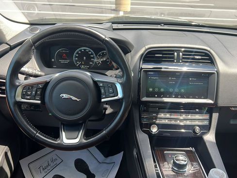 Used 2018 Jaguar F-PACE Portfolio AWD/4WD image 10