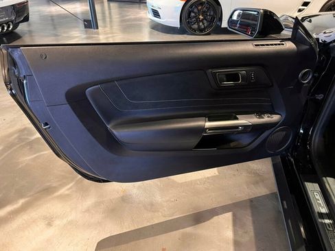 Used 2016 Ford Mustang Shelby GT350 w/ Technology Package image 14