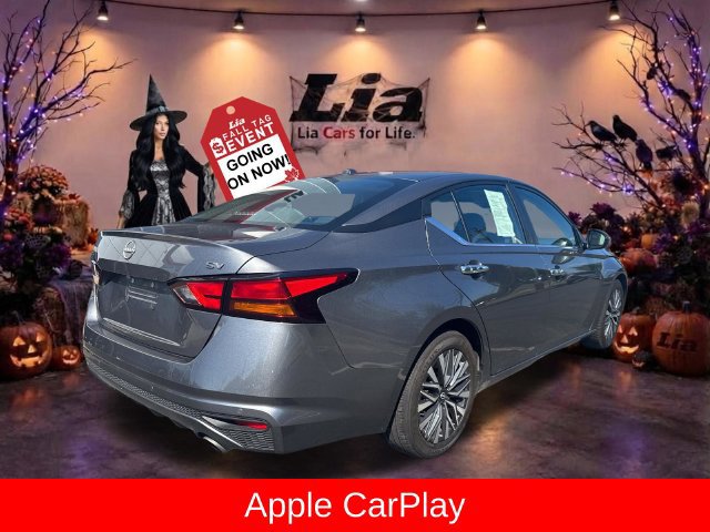 Used 2024 Nissan Altima 2.5 SV w/ SV Premium Package FWD image 3