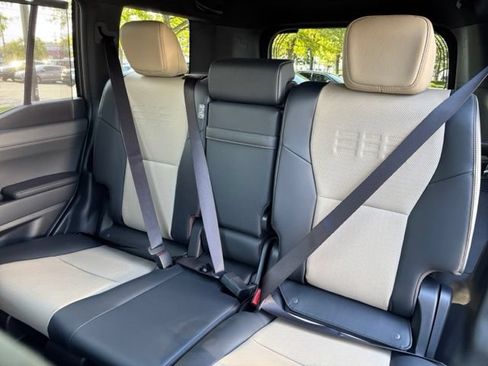 Used 2025 Lexus GX 550 w/ Accessory Package (CT) AWD/4WD image 25