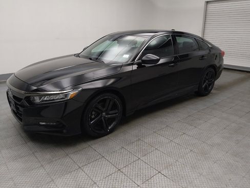 Used 2019 Honda Accord Sport image 2