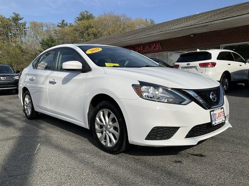 Used 2019 Nissan Sentra SV FWD image 3