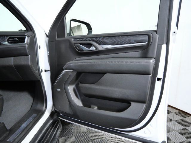 Used 2023 GMC Yukon XL Denali AWD/4WD image 8