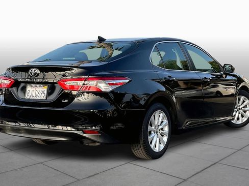Used 2019 Toyota Camry LE image 12