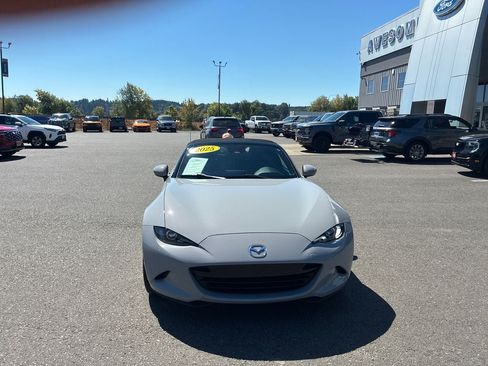 Used 2025 MAZDA MX-5 Miata Grand Touring RWD image 9